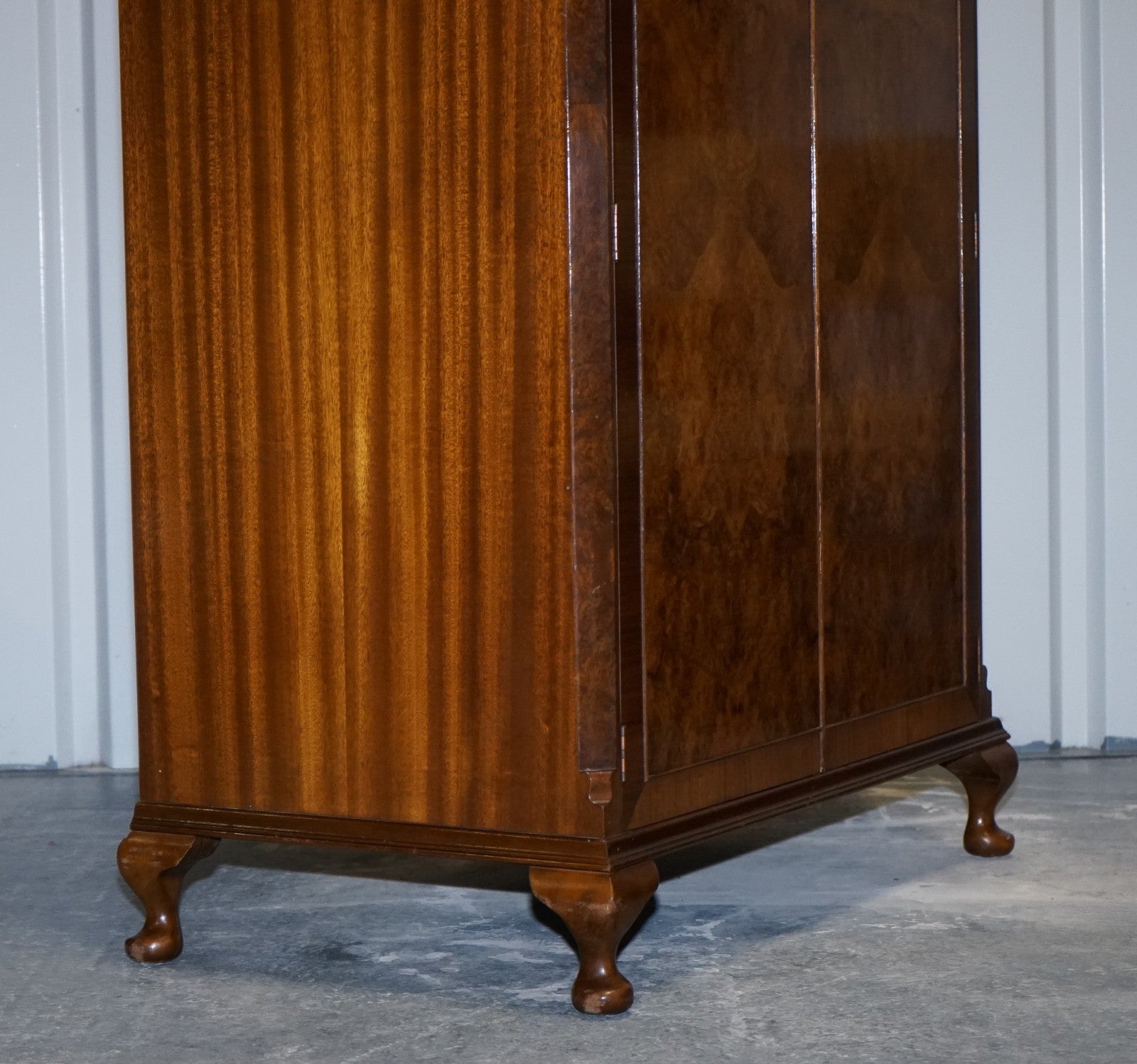 ART DECO 1920'S QUEEN ANNE ENGLiSH  BURR WALNUT TWO DOOR WARDROBE