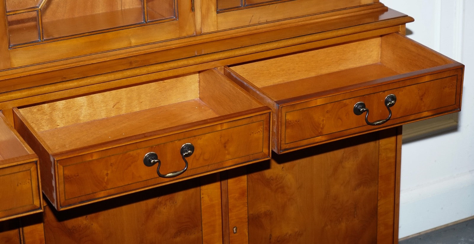 VINTAGE GEORGIAN STYLE YEW WOOD FOUR DOOR DISPLAY CABINET BOOKCASE