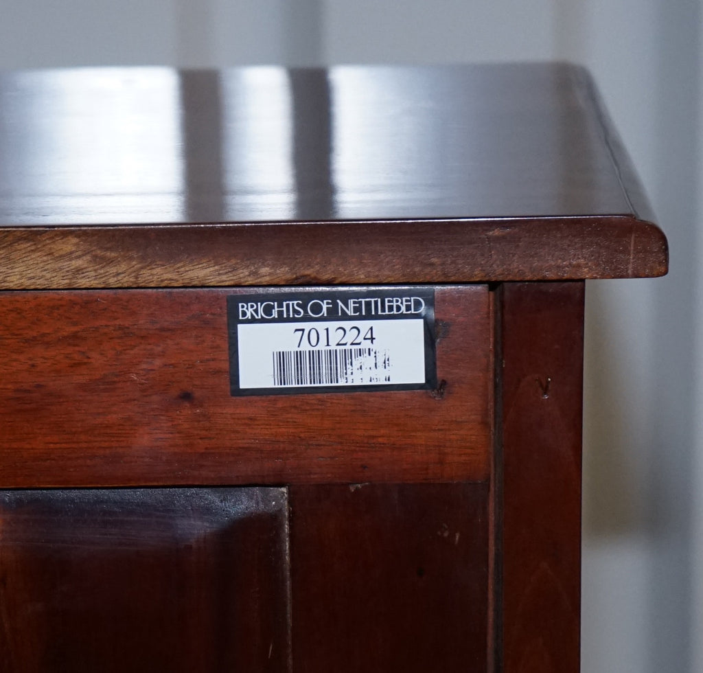 GEORGIAN REVIVAL STYLE SERPENTINE CHEST OF DRAWERS MADE BY BRIGHTS OF NETTLEBED