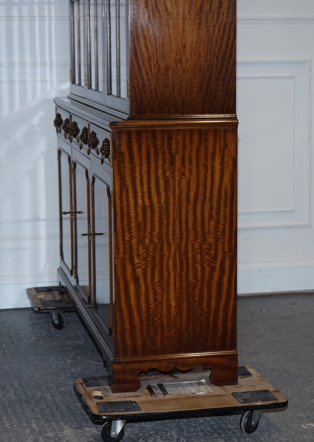 BEVAN FUNNEL GEORGIAN STYLE DISPLAY CABINET BOOKCASE GLASS SHELVES AND LIGHTS