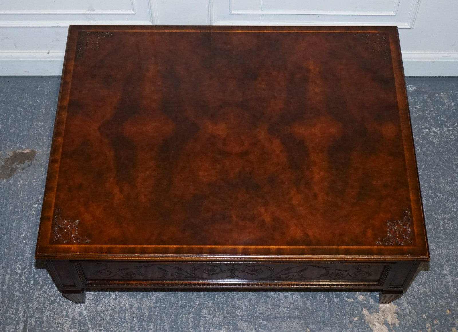STUNNING AMERICAN THEODORE ALEXANDER COFFEE TABLE TWO DRAWERS & BUTLER TRAYS