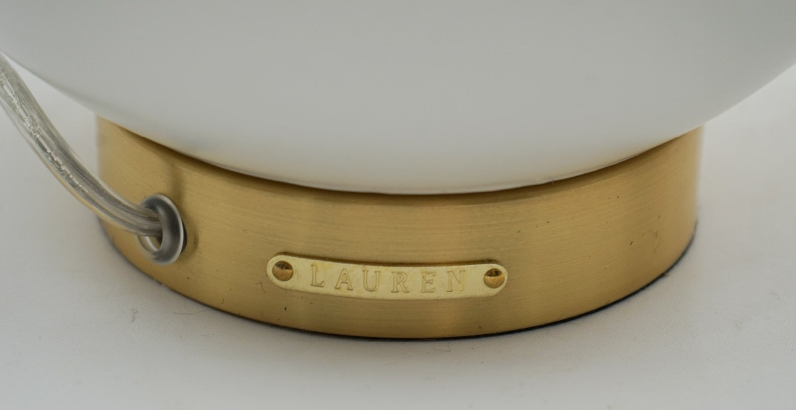 PAIR OF RALPH LAUREN EX DISPLAY WHITE CERAMIC TABLE LAMPS INCLUDING SHADES (1/2)