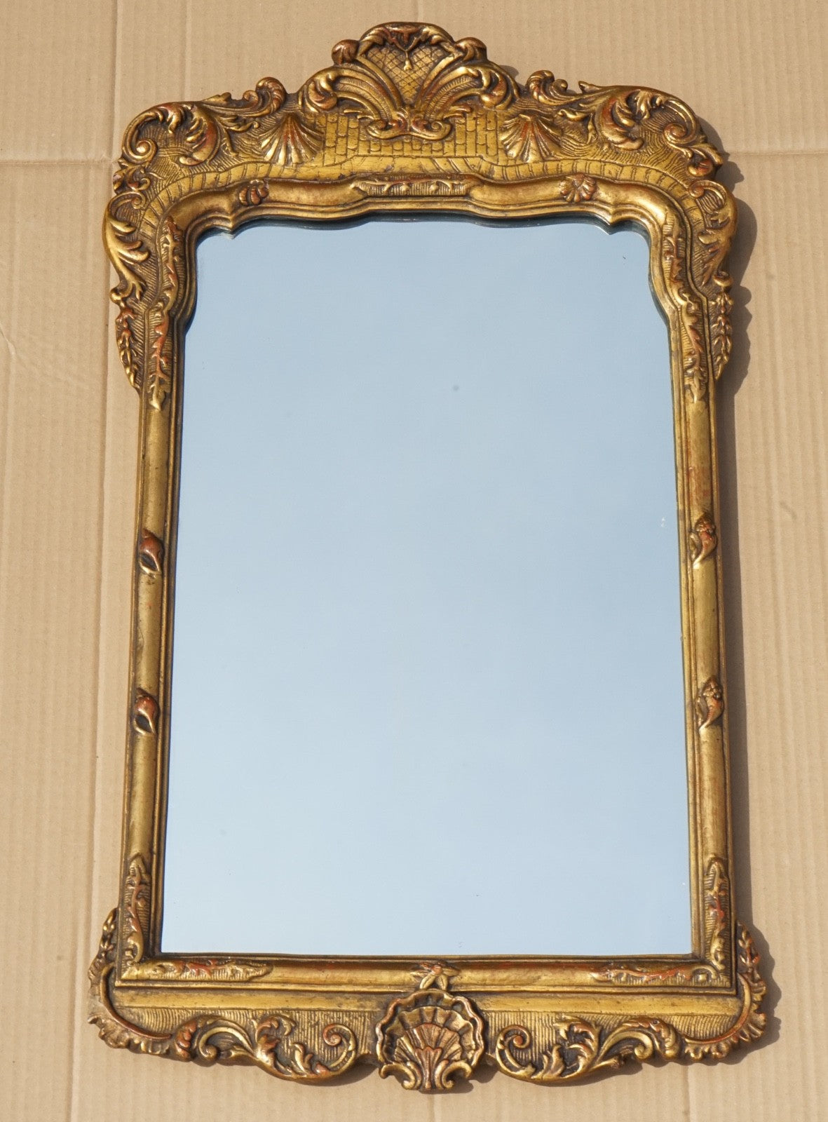 ANTIQUE GEORGE III CHIPPENDALE STYLE GILTED WALL MIRROR