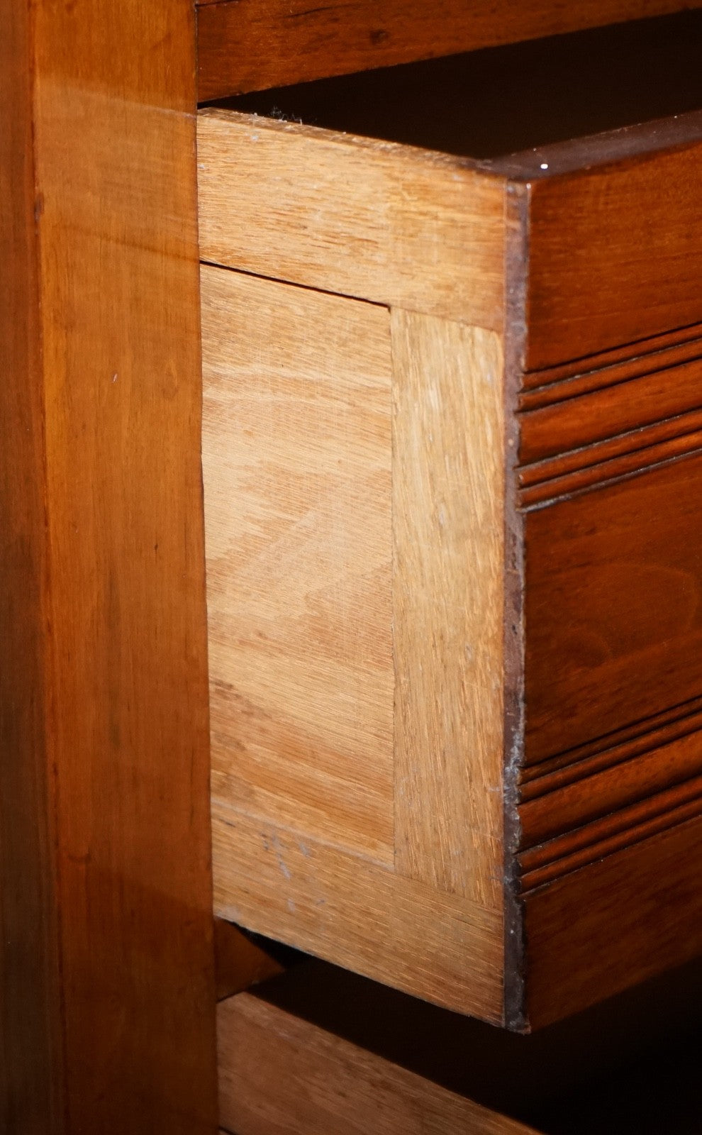 ANTIQUE 1904 ARTS & CRAFTS PERIOD CHEST OF DRAWERS MADE BY HARRIS LEBUS