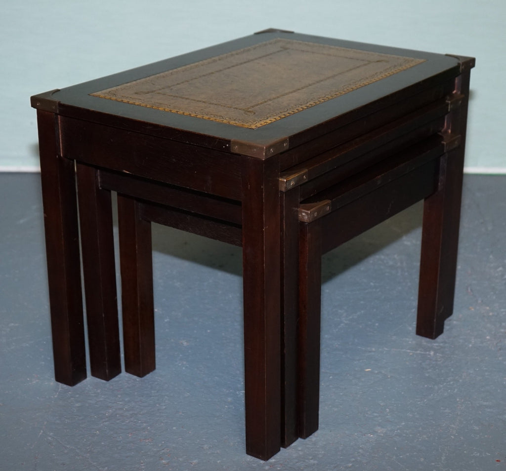 VINTAGE MILITARY CAMPAIGN BRASS NEST OF TABLES WITH CAMEL BROWN LEATHER TOPS