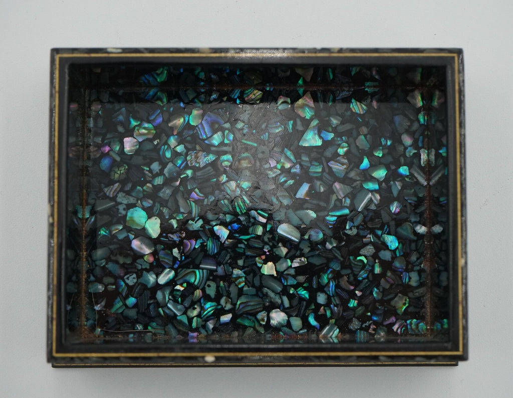 VINTAGE GENUINE PAUA SHELL ABALONE TRINKET JEWELERY STORAGE BOX FROM NEW ZEALAND
