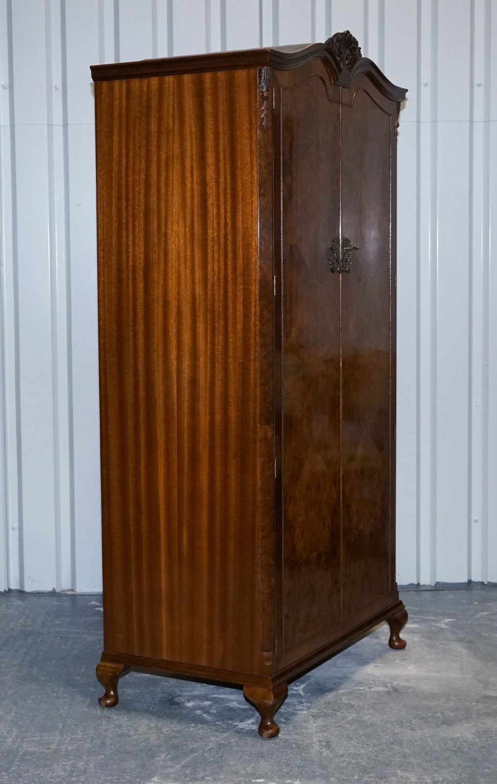 ART DECO 1920'S QUEEN ANNE ENGLiSH  BURR WALNUT TWO DOOR WARDROBE