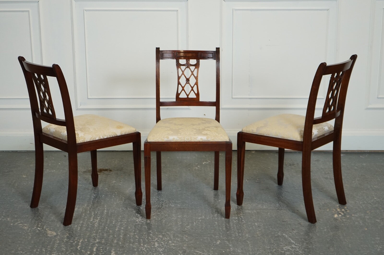 HEPPLEWHITE STYLE BEVAN FUNNELL SET 5 DINING CHAIRS CREAM UPHOLSTERED SEATS J1