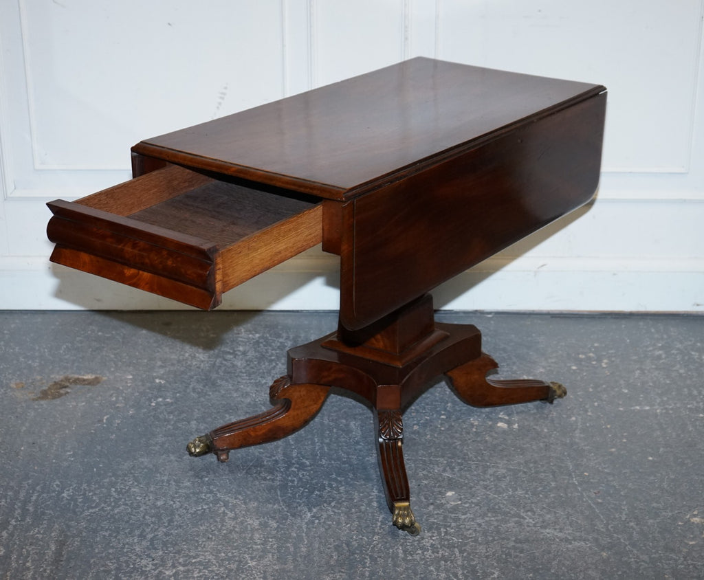 1820s RESTORED ENGLISH ANTIQUE PEDESTAL PEMBROKE DROP LEAF TABLE WITH DRAWER