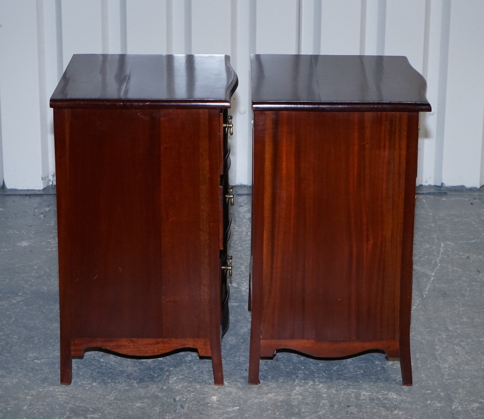 GEORGIAN REVIVAL STYLE SERPENTINE NIGHTSTANDS BEDSIDES BY BRIGHTS OF NETTLEBED