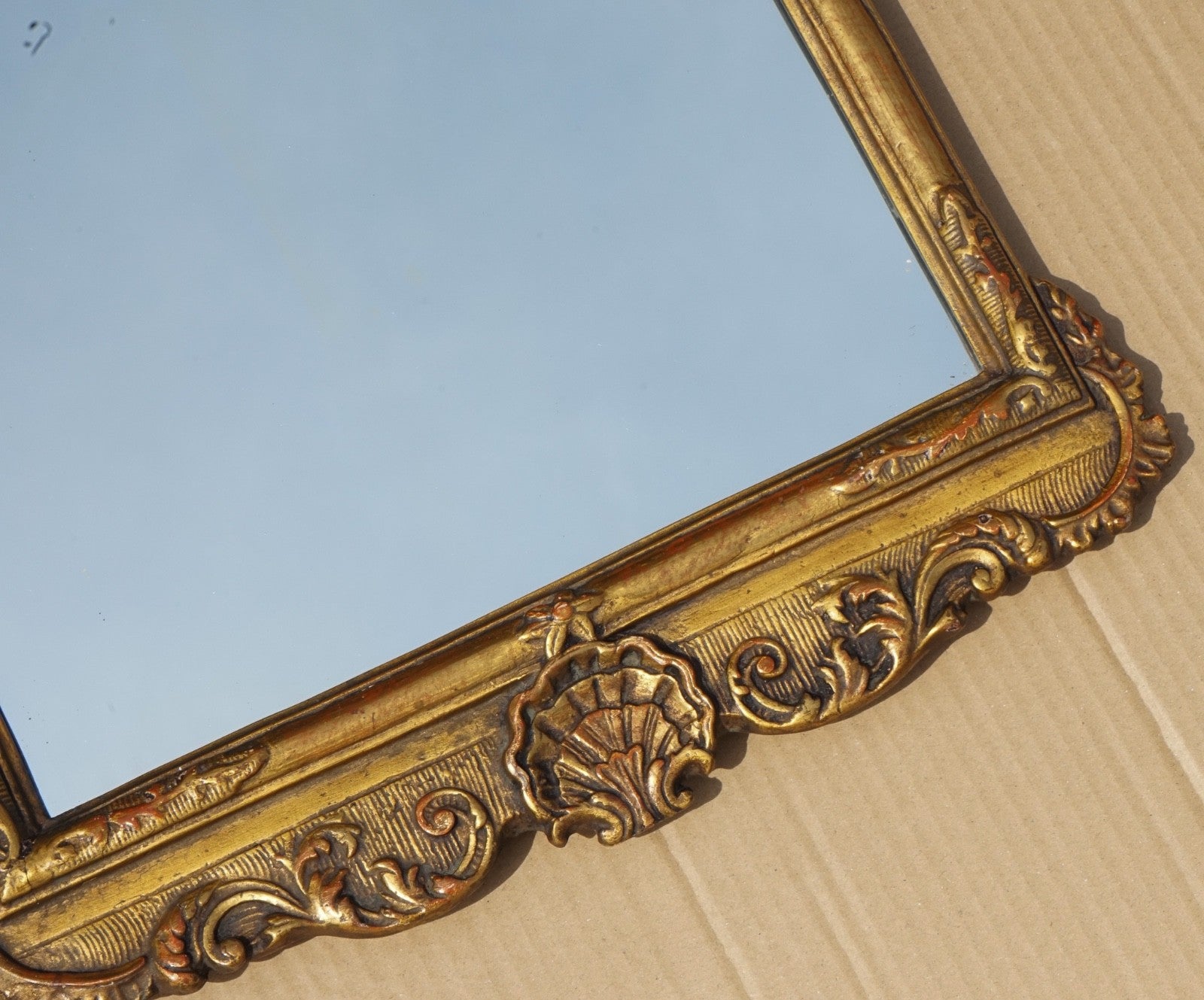 ANTIQUE GEORGE III CHIPPENDALE STYLE GILTED WALL MIRROR