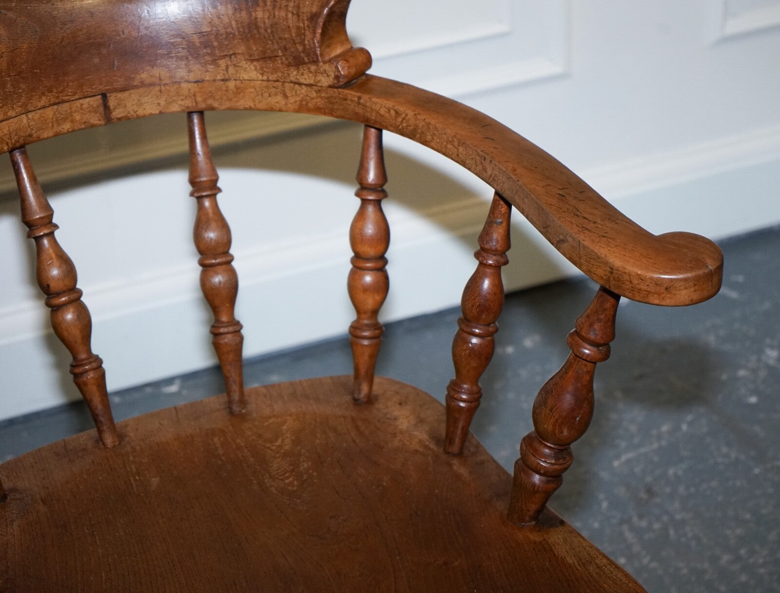 GORGEOUS PATINA EDWARDIAN SOLID ELM BOW BACK SMOKERS CAPTAINS CHAIR