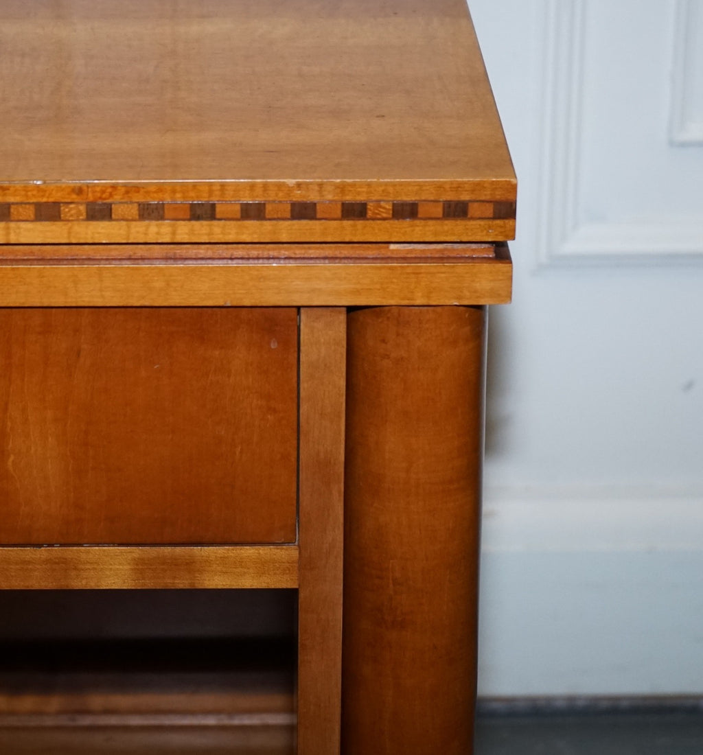 PAIR OF AMERICAN HICKORY WHITE GENESIS BIEDERMEIER NIGHTSTANDS BEDSIDE TABLES