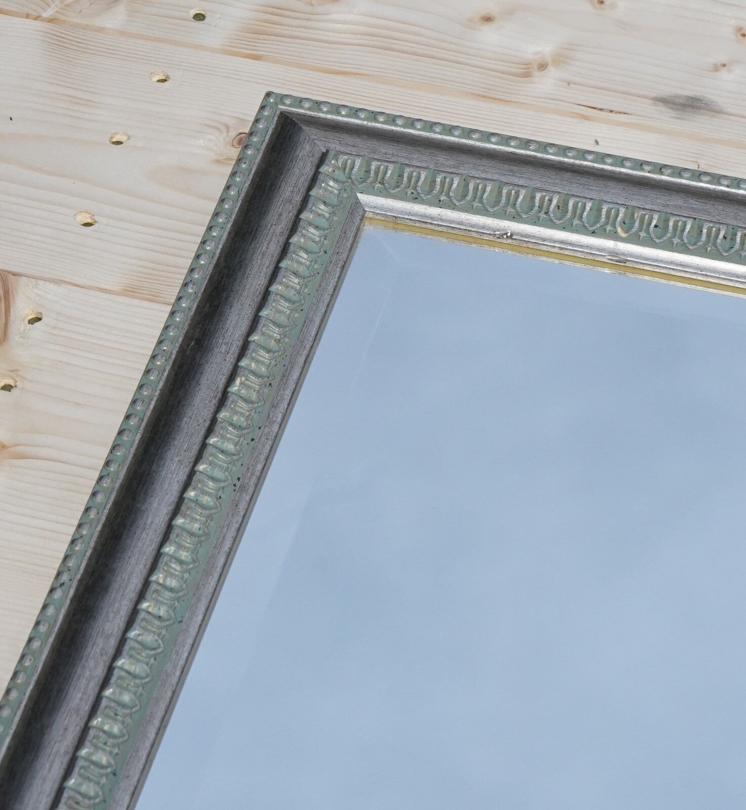 GORGEOUS SILVER GREY FRAME BEVELLED HANGING WALL MIRROR