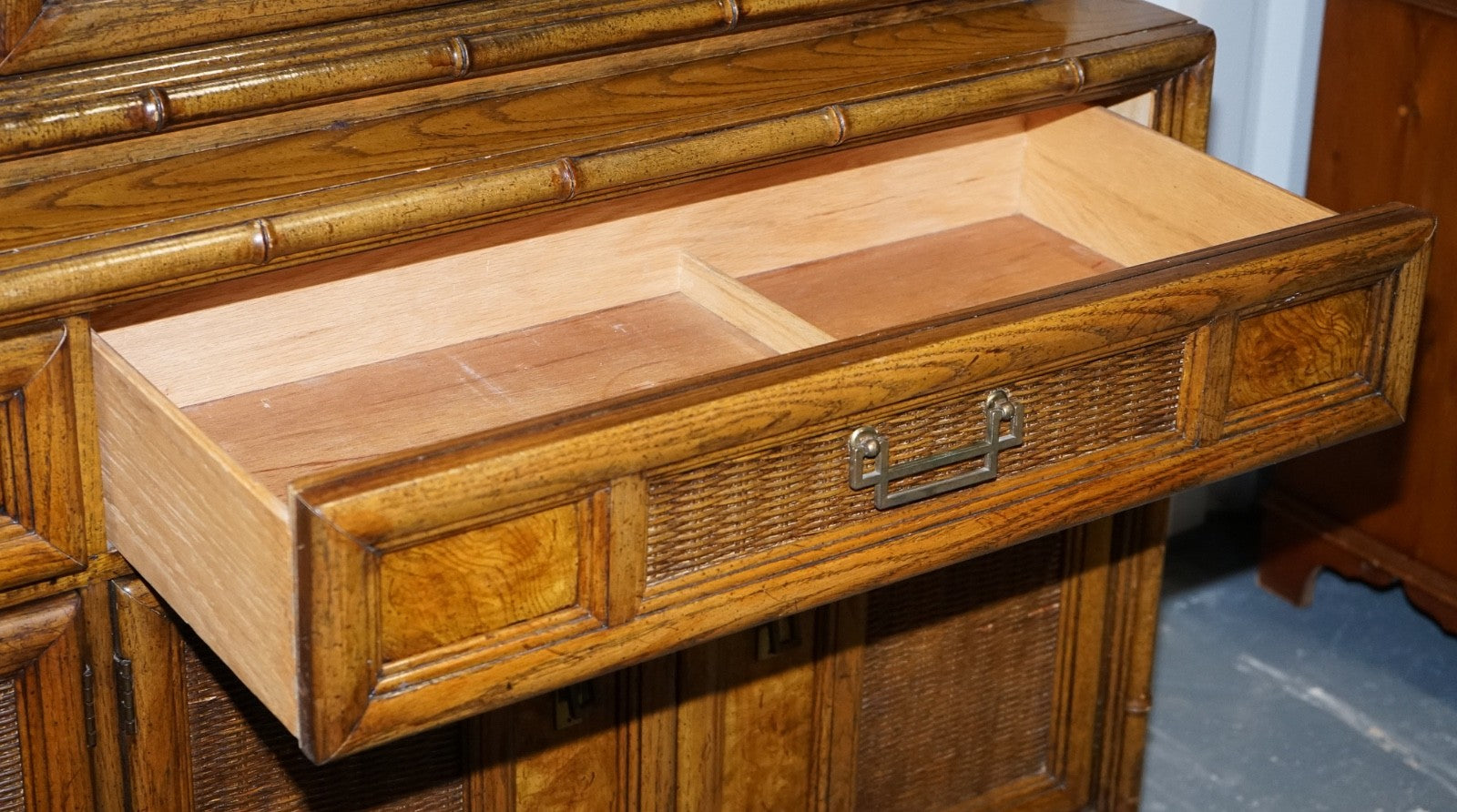 VINTAGE AMERICAN FAUX BAMBOO STYLE DISPLAY CABINET BOOKCASE BY BURLINGTON