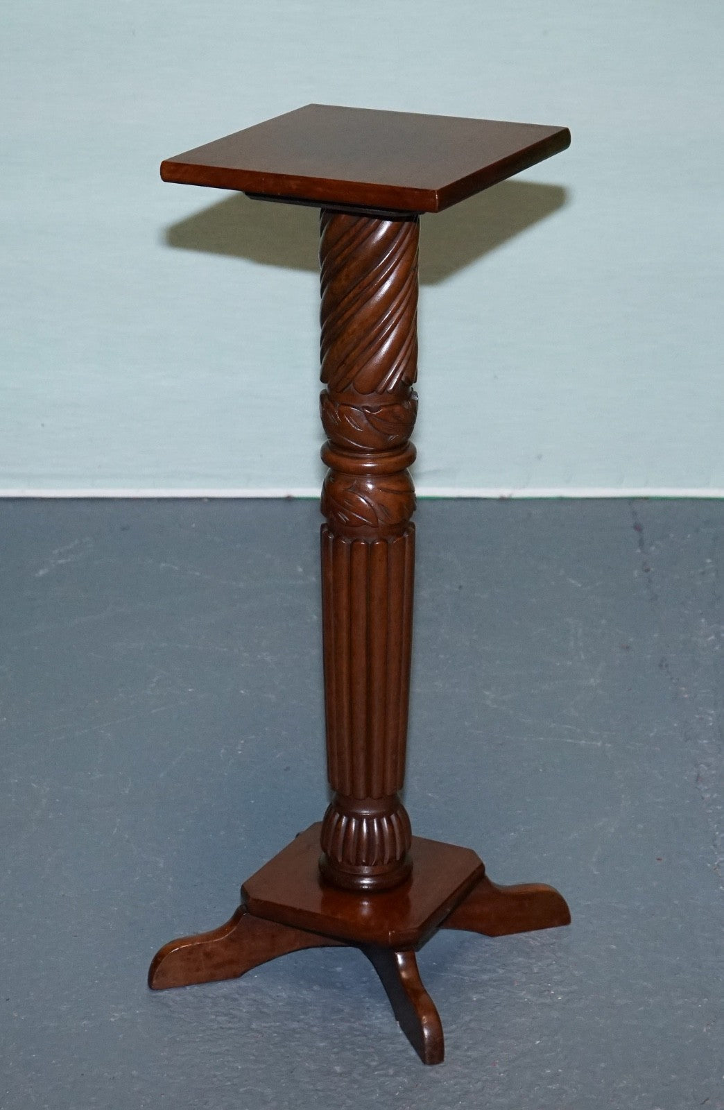 VINTAGE CARVED HARDWOOD BARLEY TWIST PEDESTAL STAND DISPLAY PLANT STAND