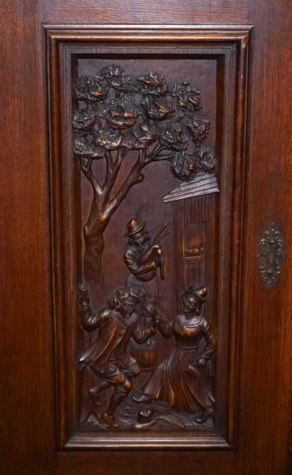 19TH CENTURY RENAISSANCE STYLE FRENCH CARVED WALNUT CABINET WITH SHELVES