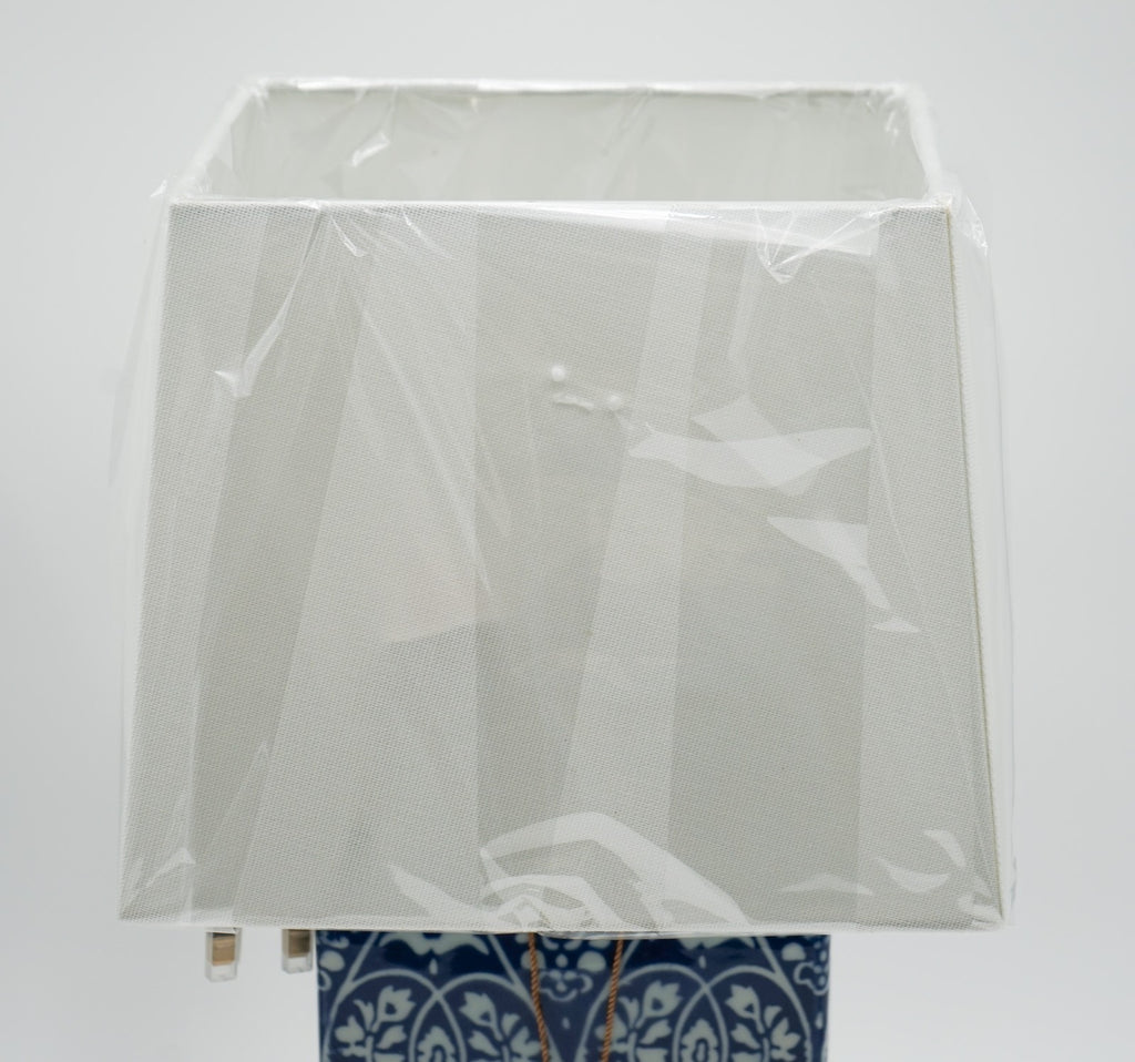 PAIR OF RALPH LAUREN EX DISPLAY BLUE & WHITE CERAMIC TABLE LAMPS  (2/2)