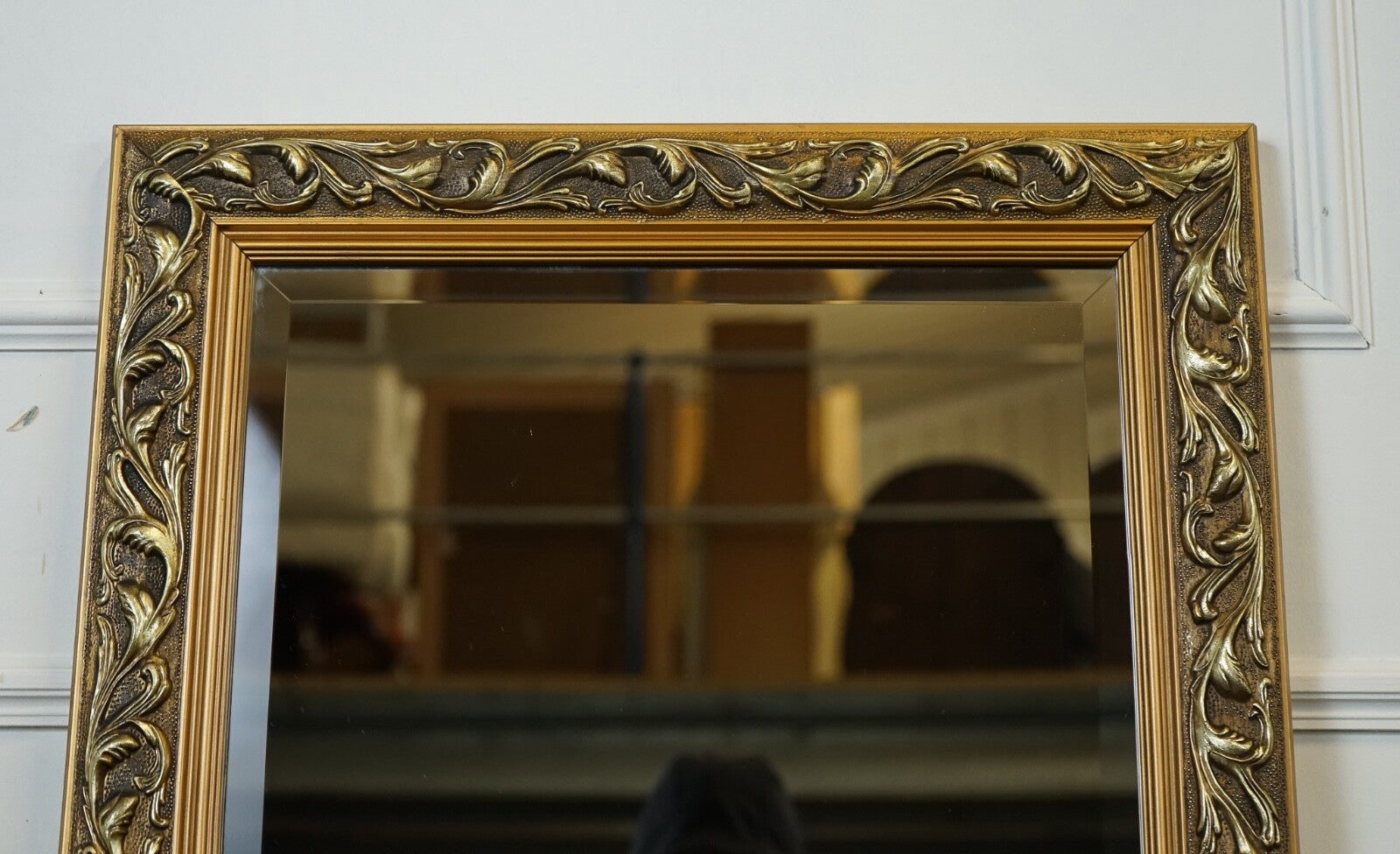 BEAUTIFUL VINTAGE CUSHIONED GILTWOOD BEVELLED MIRROR