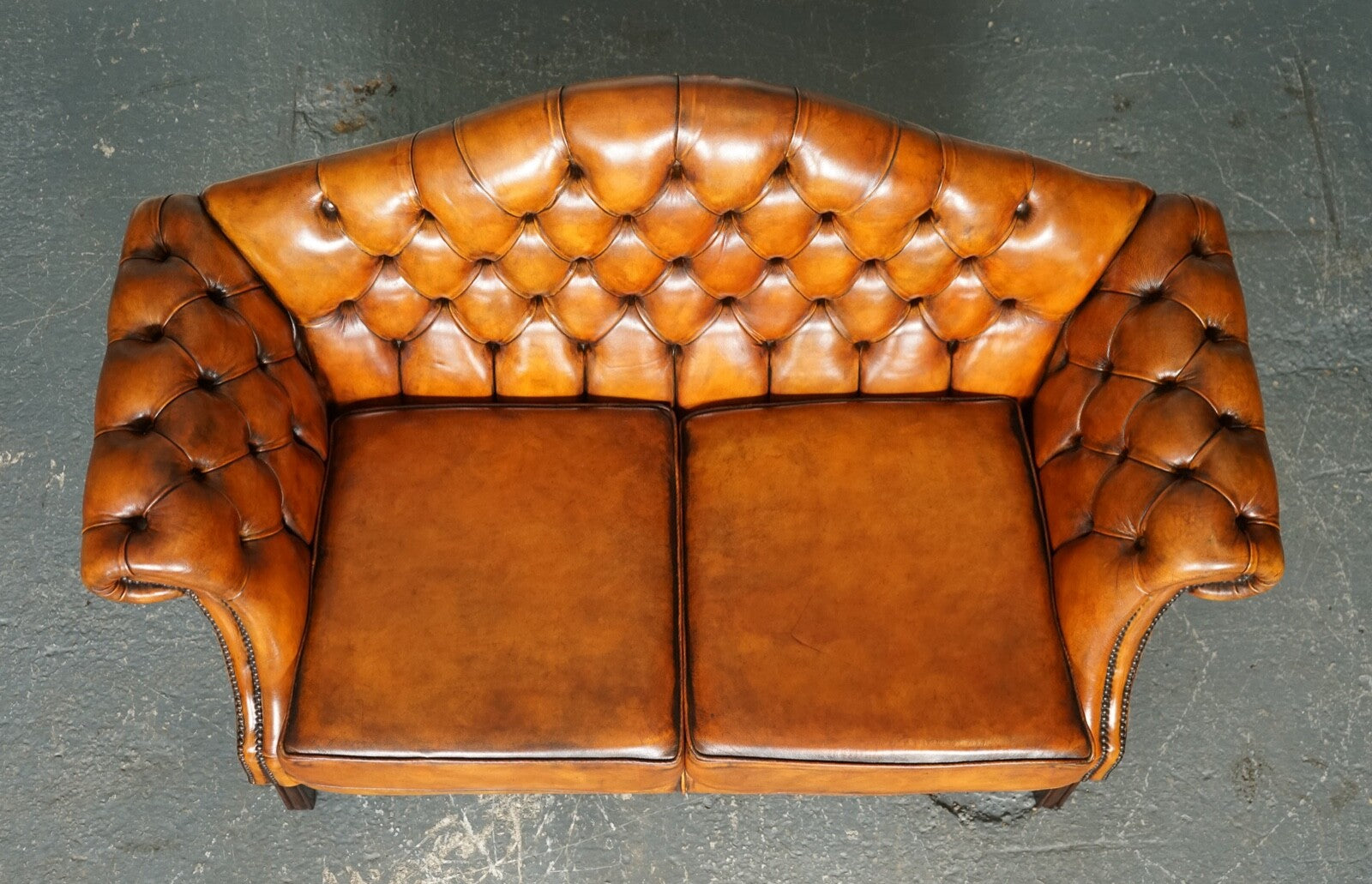 VINTAGE CIGAR BROWN HAND DYED LEATHER CAMEL BACK CHESTERFIELD TWO SEATER SOFA