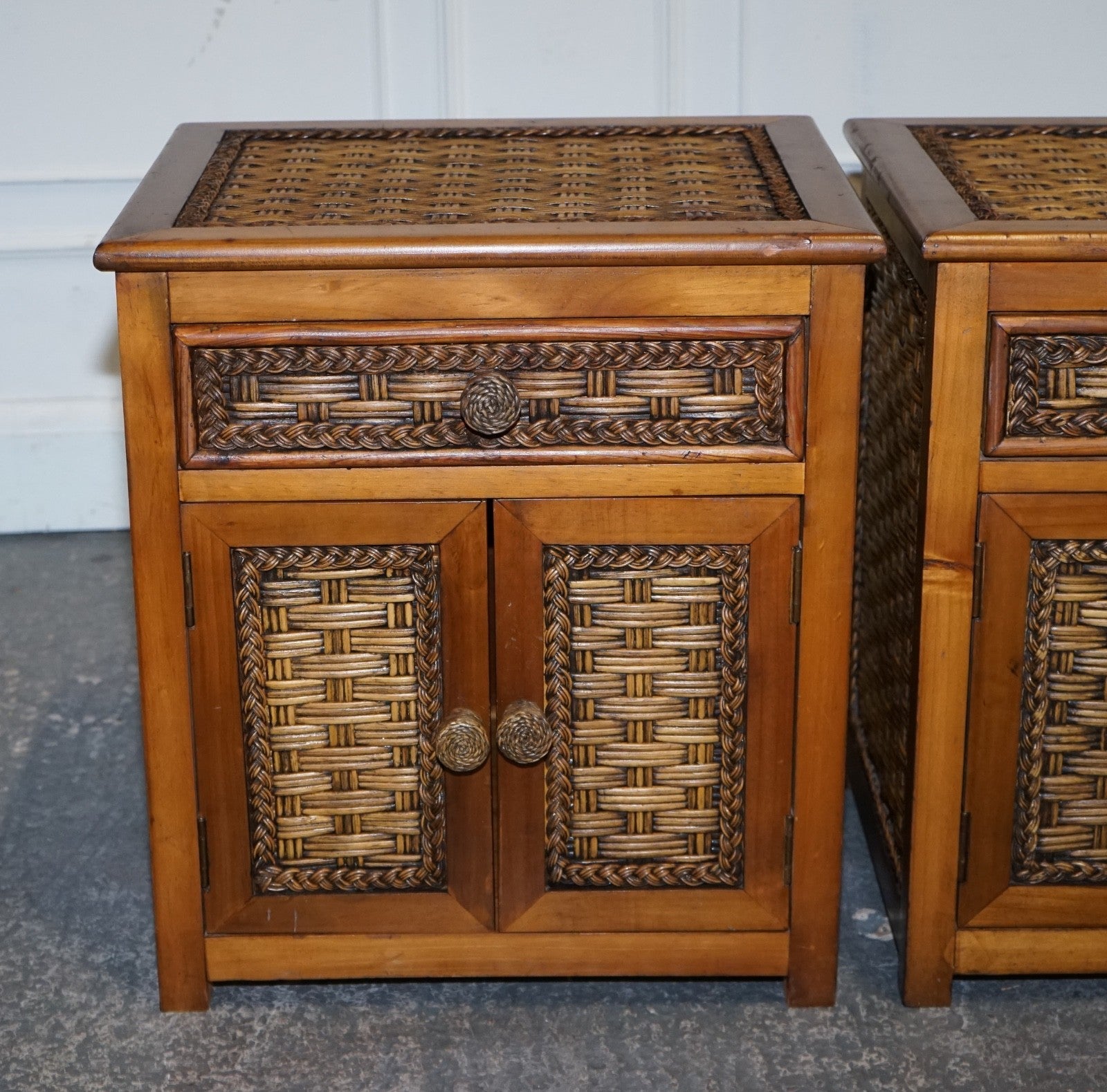VINTAGE PAIR OF WICKER OR RATTAN NIGHTSTANDS BEDSIDE TABLES CUPBOARD & DRAWER