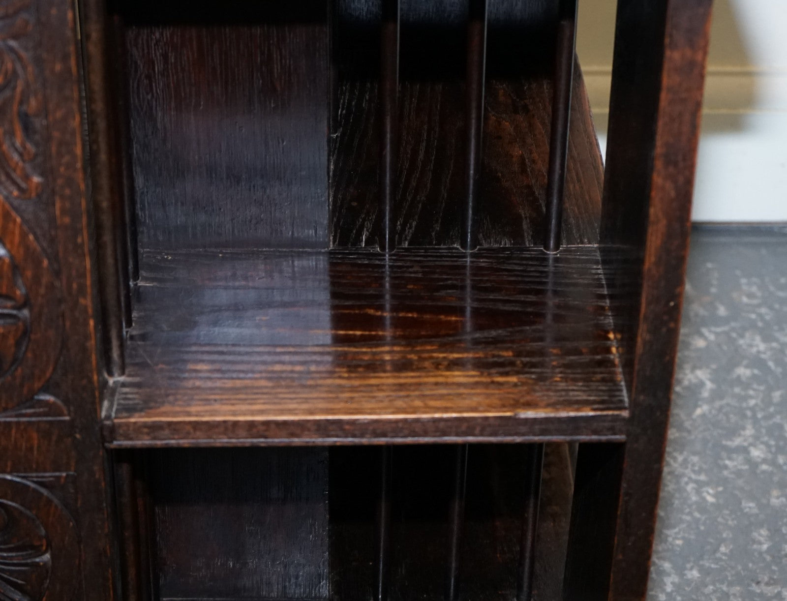 ANTIQUE VICTORIAN ENGLISH SOLID OAK CARVED JACOBEAN REVOLVING OPEN BOOKCASE