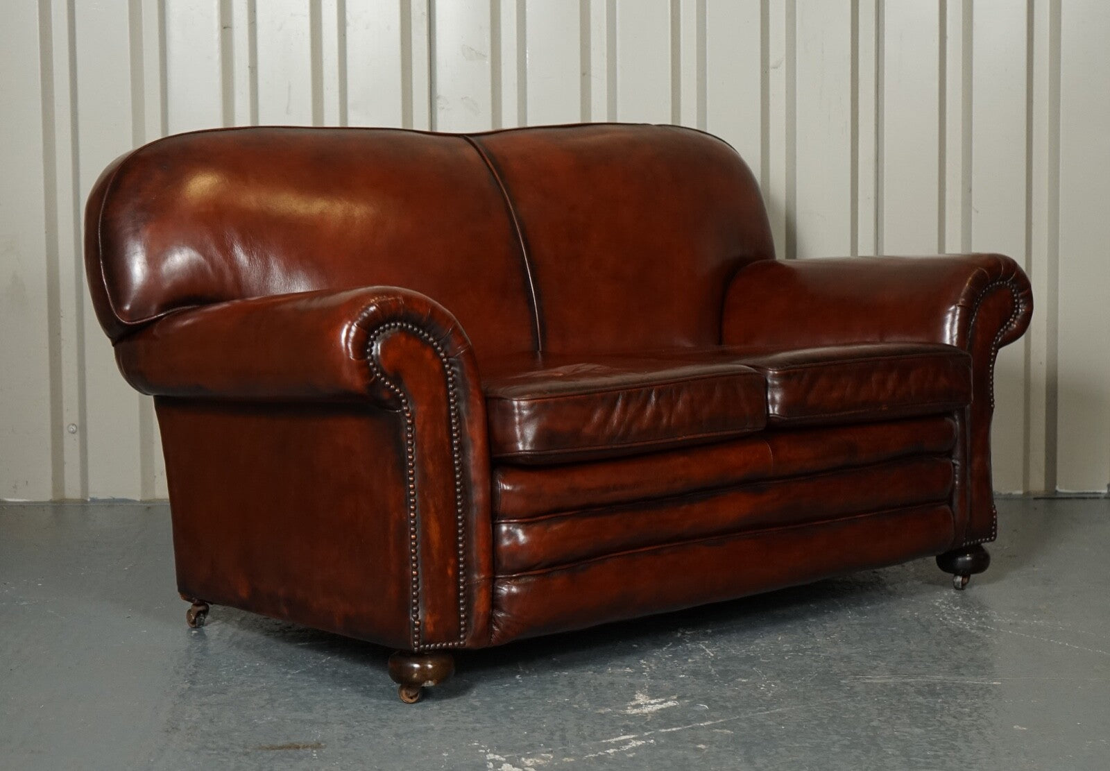 RESTORED VICTORIAN MAROON DYED LEATHER SUITE CLUB ARMCHAIRS GENTLEMAN CLUB SOFA