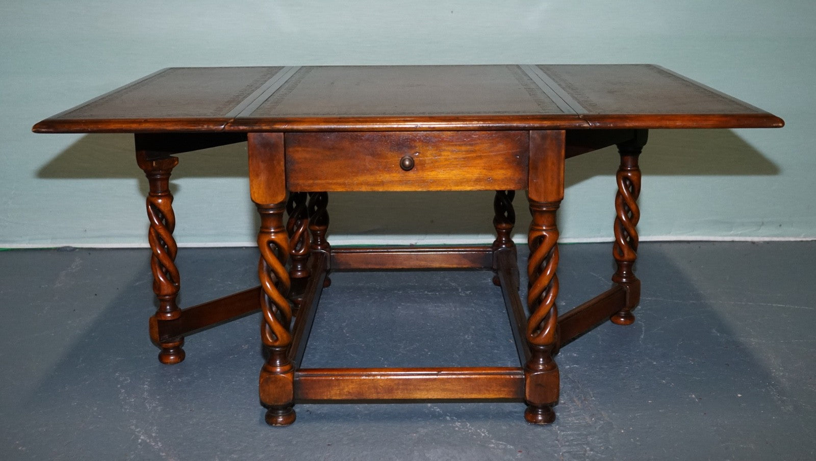ELEGANT THEODORE ALEXANDER DROP LEAF BARLEY TWIST TABLE WITH LEATHER TOP
