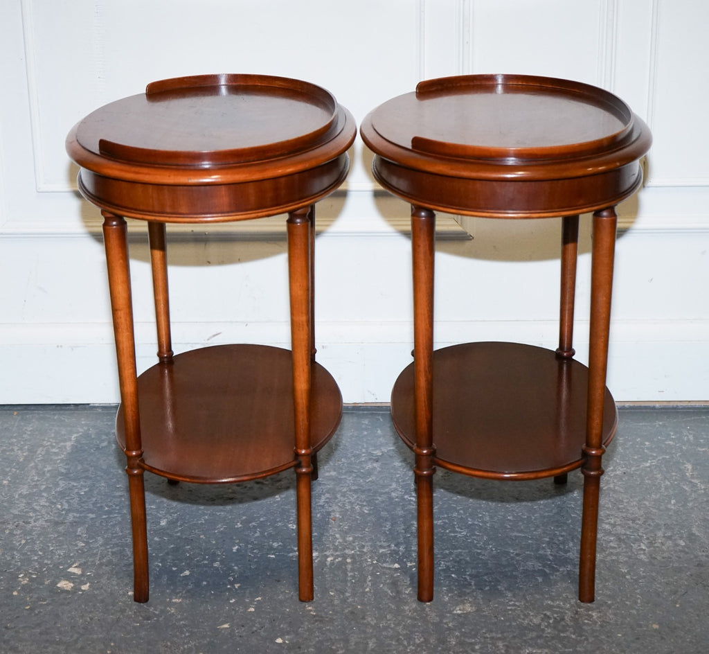 VINTAGE PAIR OF FLAMED MAHOGANY OVAL SIDE END WINE LAMP TABLE GALLERY RAIL TOP