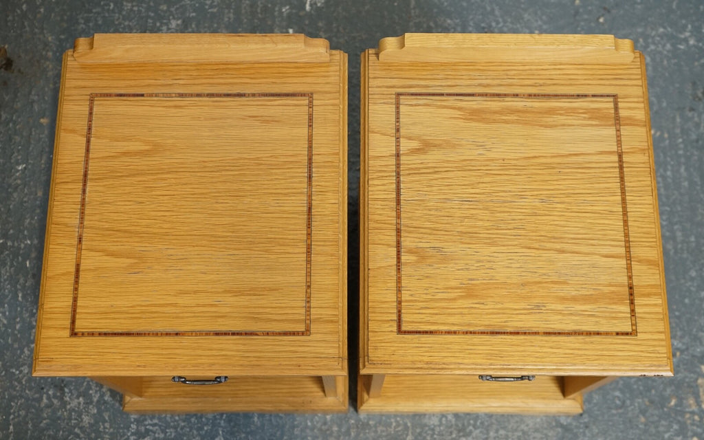 VINTAGE PAIR OF OAK KEATS BEDSIDE NIGHTSTAND CABINET MADE BY CURTIS FURNITURE J1