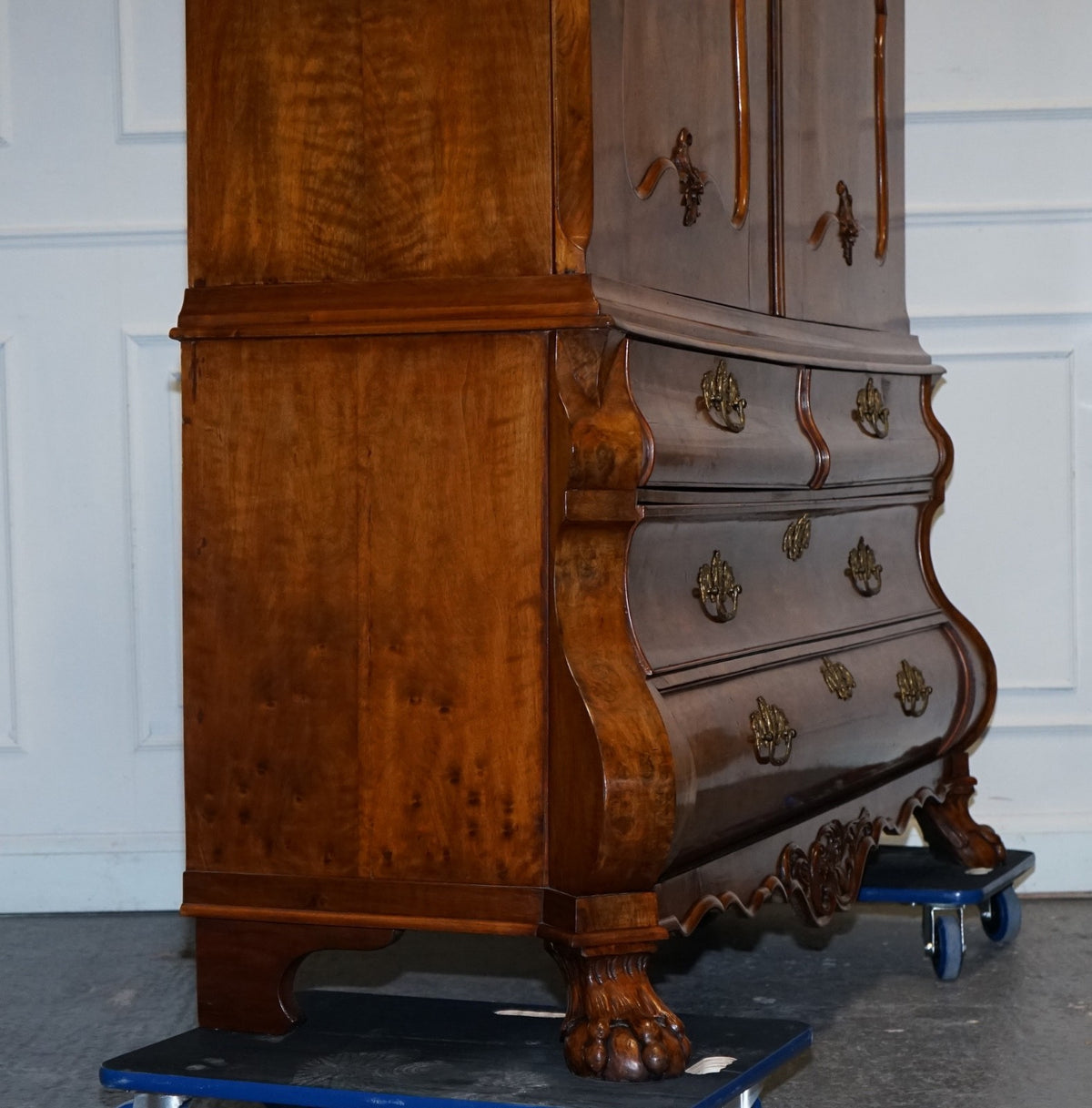 ANTIQUE CIRCA 1750 DUTCH LOUIS XV STYLE BURR WALNUT BOMBAY LINEN PRESS CABINET