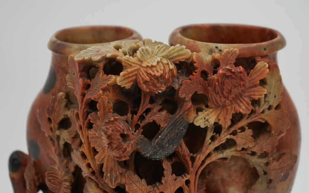 EARLY 20TH CENTRY ORIENTAL CHINESE HAND CARVED SOAPSTONE DECORATIVE VASES