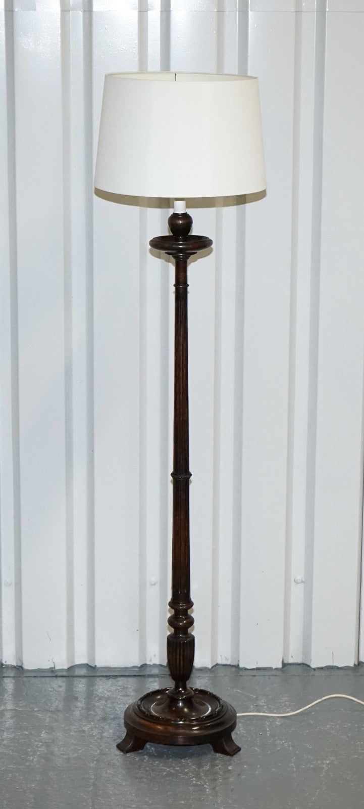 ANTIQUE SCOTTISH VICTORIAN OAK FLOOR READING LIBRARY FLOOR LAMP