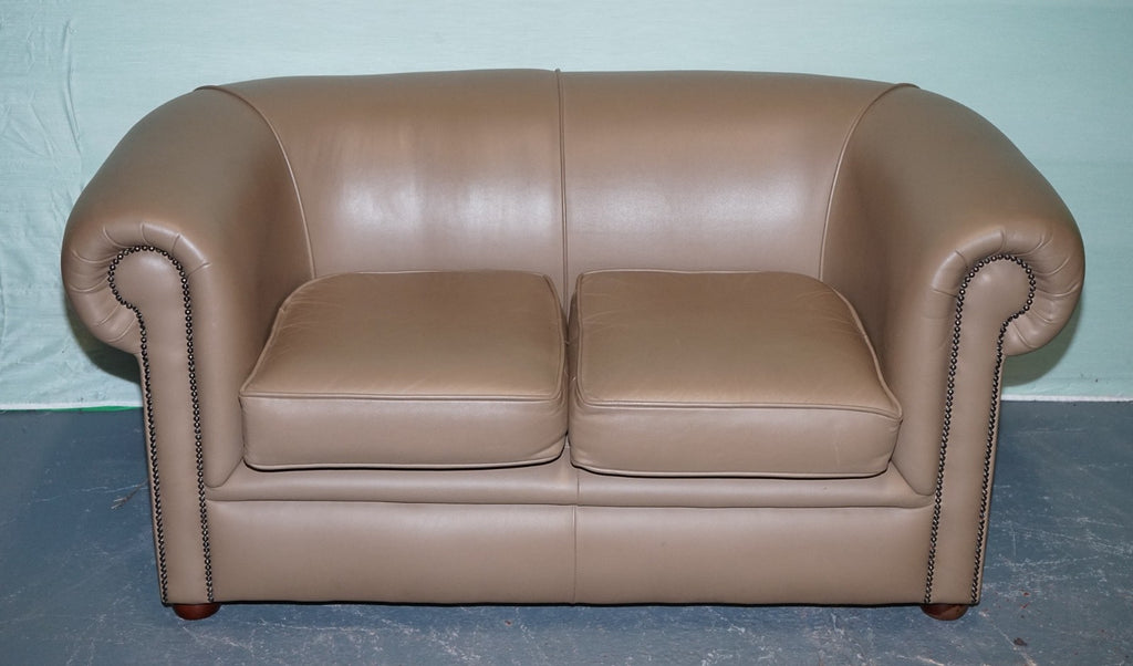 VINTAGE CHESTERFIELD ANDREW MUiRHEAD TAN LEATHER TUB TWO SEATER SOFA STUD DETAIL