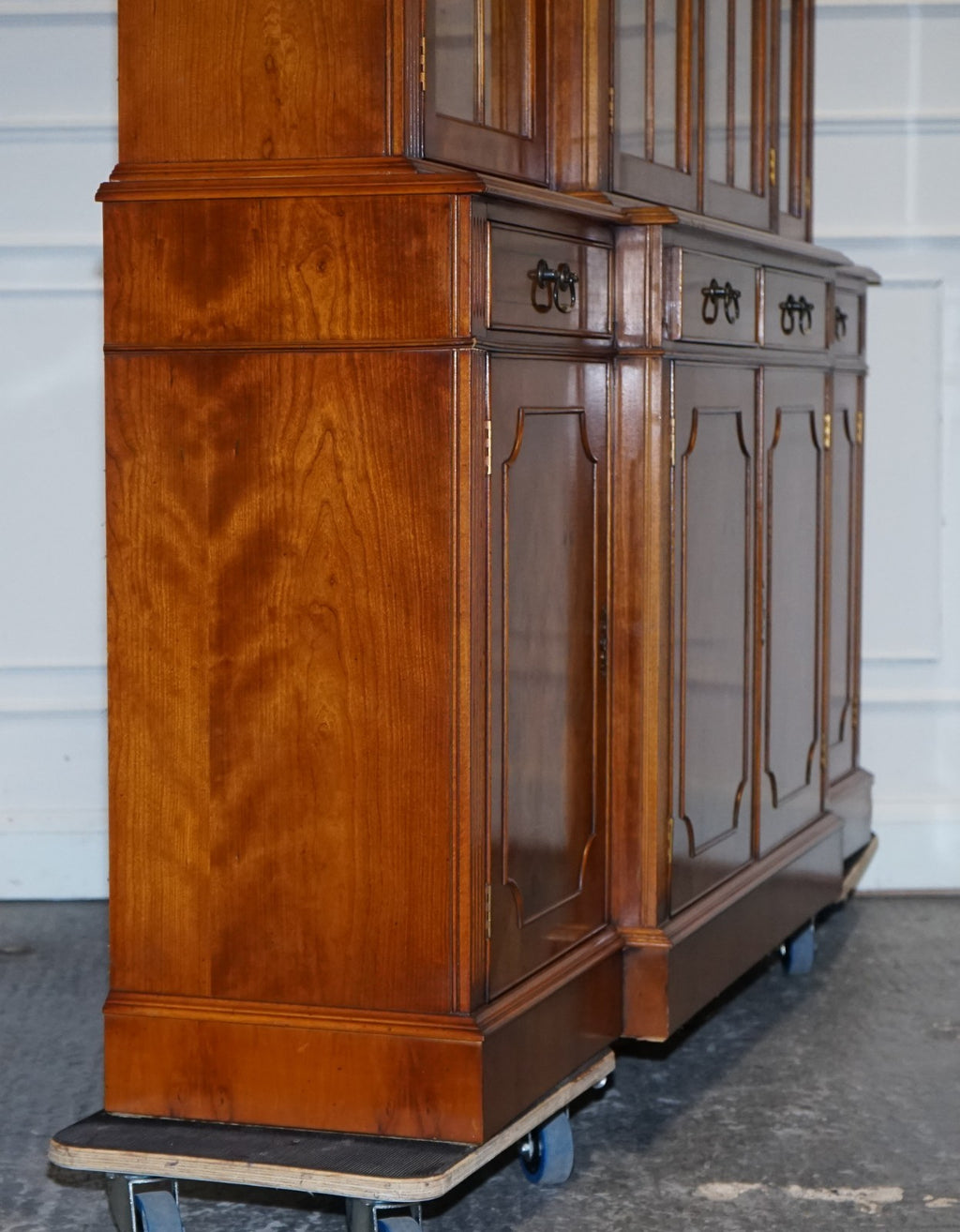 STUNNING GEORGIAN STYLE  BURR YEW BREAKFRONT FOUR DOOR DISPLAY CABINET BOOKCASE