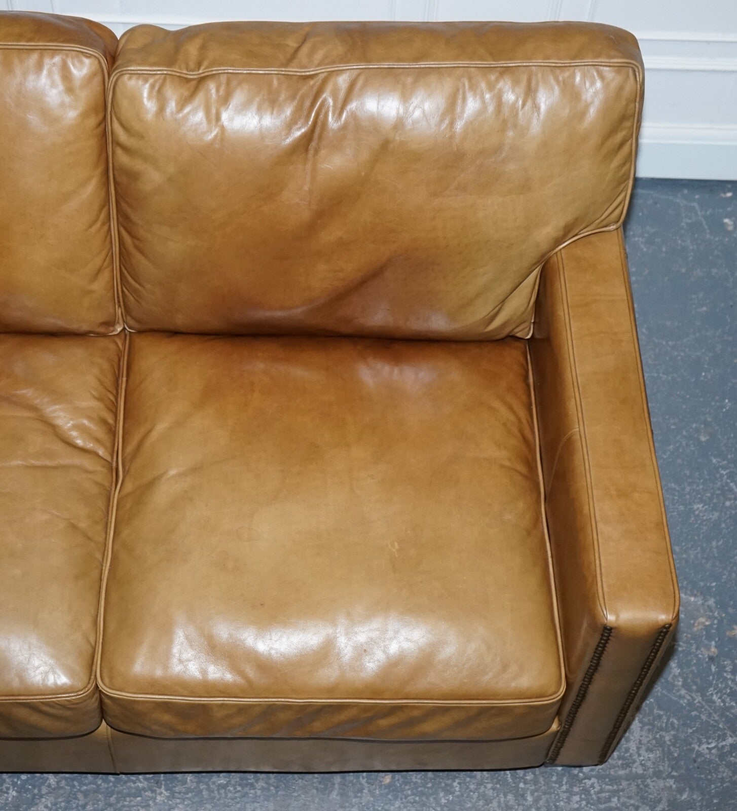 TIMOTHY OULTON HALO TWO SEATER VISCOUNT TAN LEATHER SOFA (1/2)