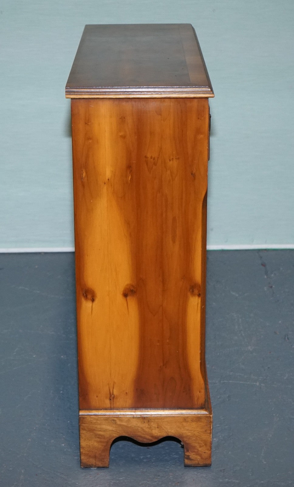 ELEGANT VINTAGE YEW WOOD LOW DWARF BOOKCASE WITH TWO STORAGE DRAWERS