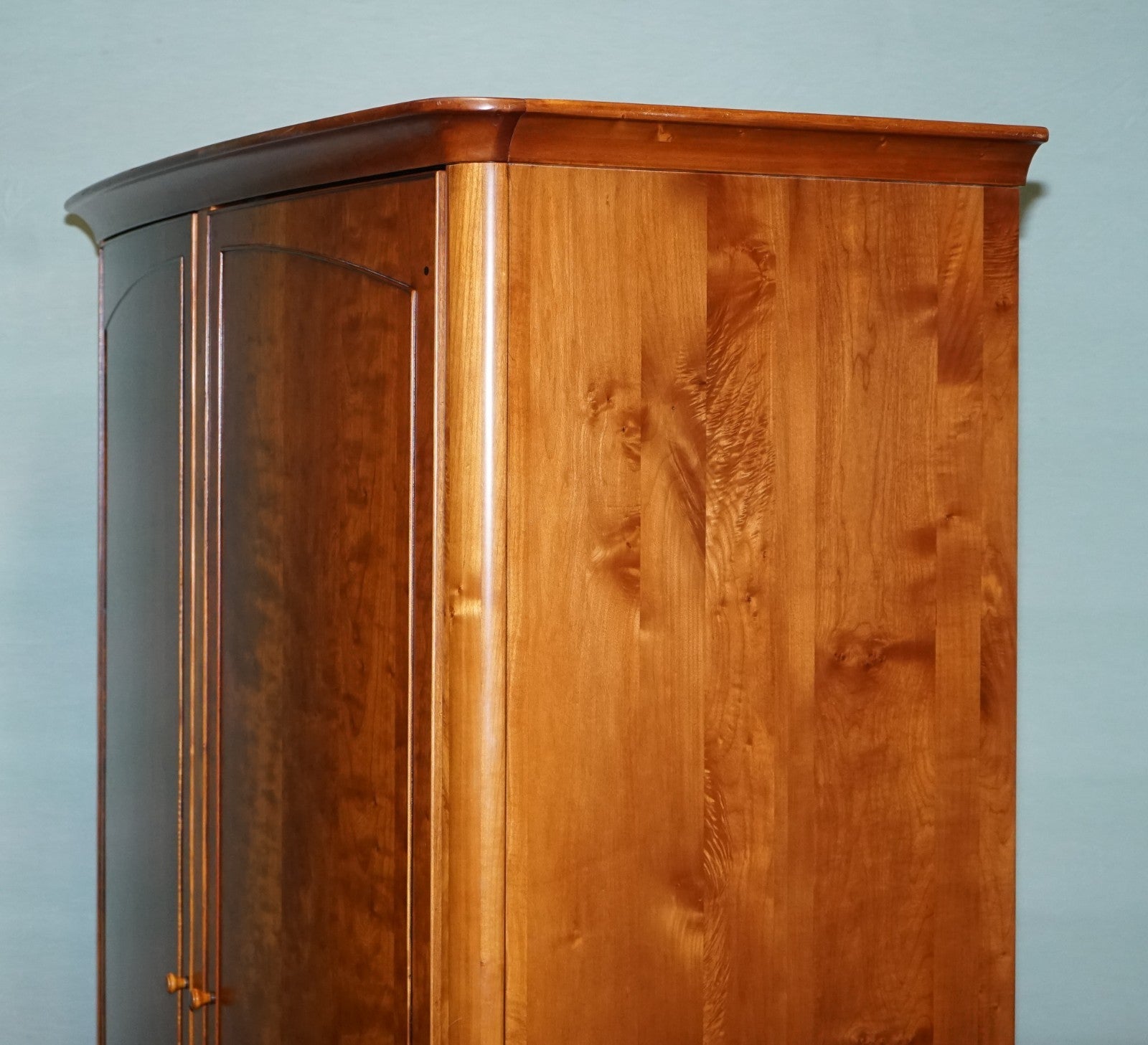 FRENCH STYLE WILLIS & GAMBIER ROCHELLE COLLECTION DOUBLE WARDROBE