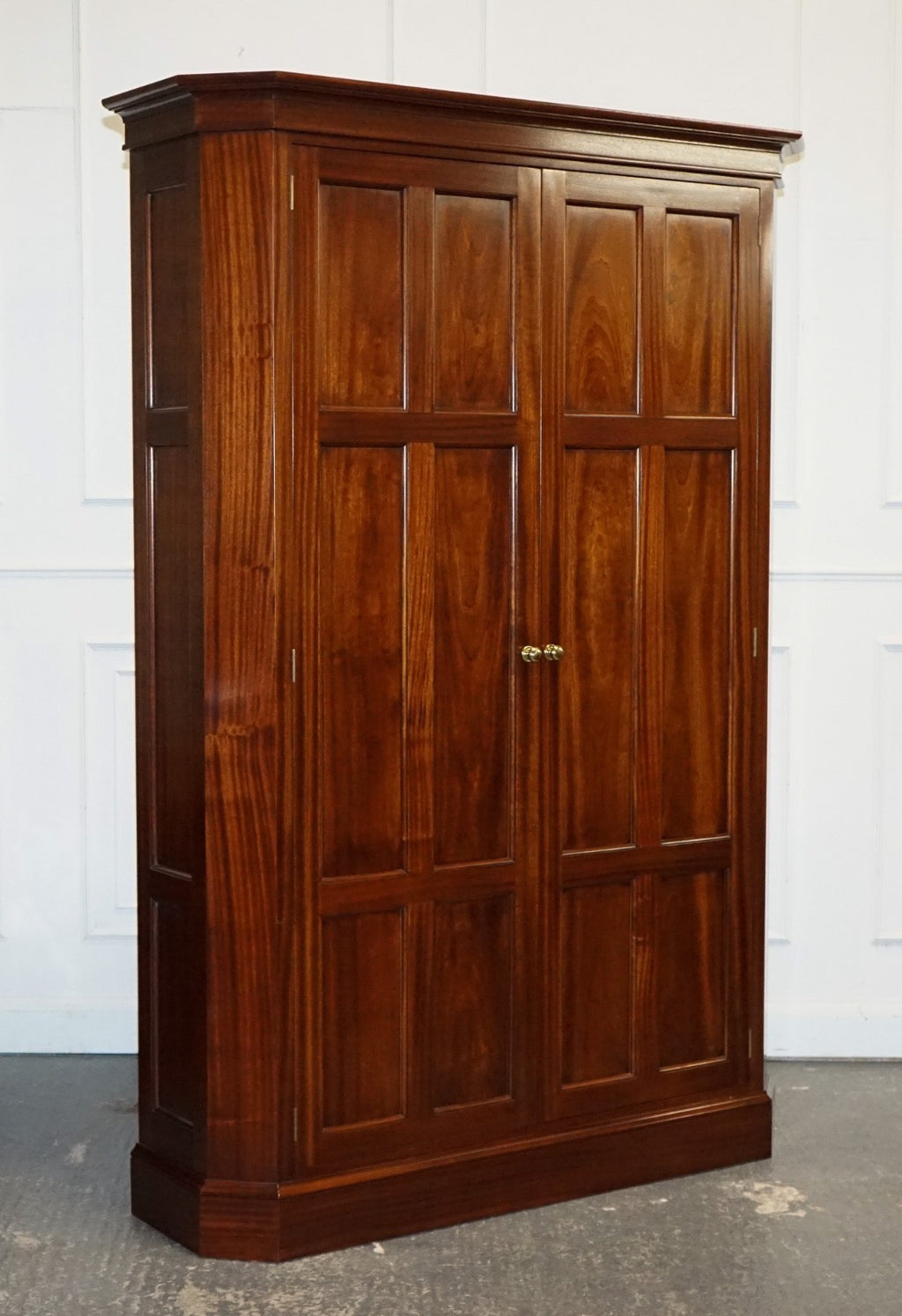 STUNNING LARGE BESPOKE PANELLED HALLWAY CUPBOARD WARDROBE AMOIRE