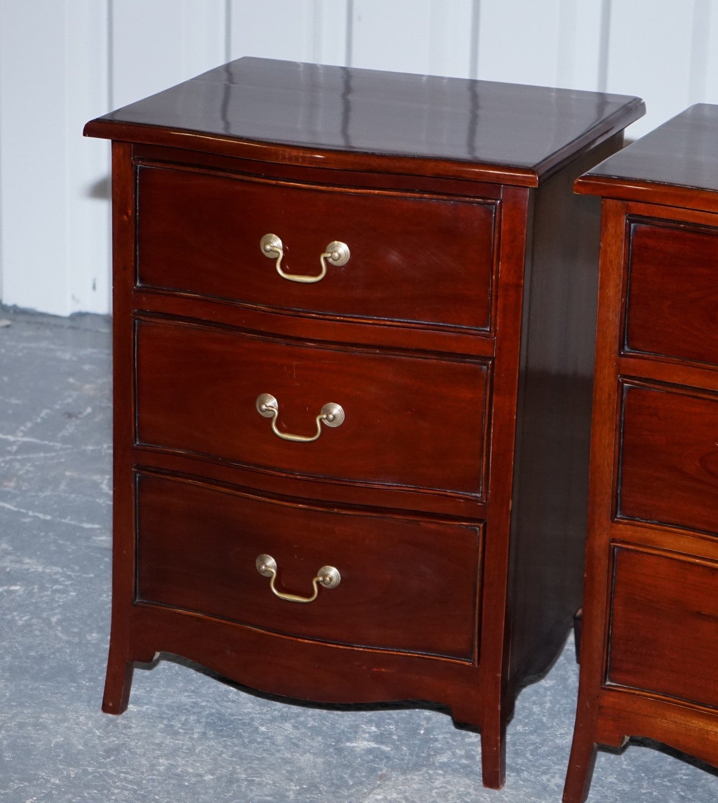 GEORGIAN REVIVAL STYLE SERPENTINE NIGHTSTANDS BEDSIDES BY BRIGHTS OF NETTLEBED