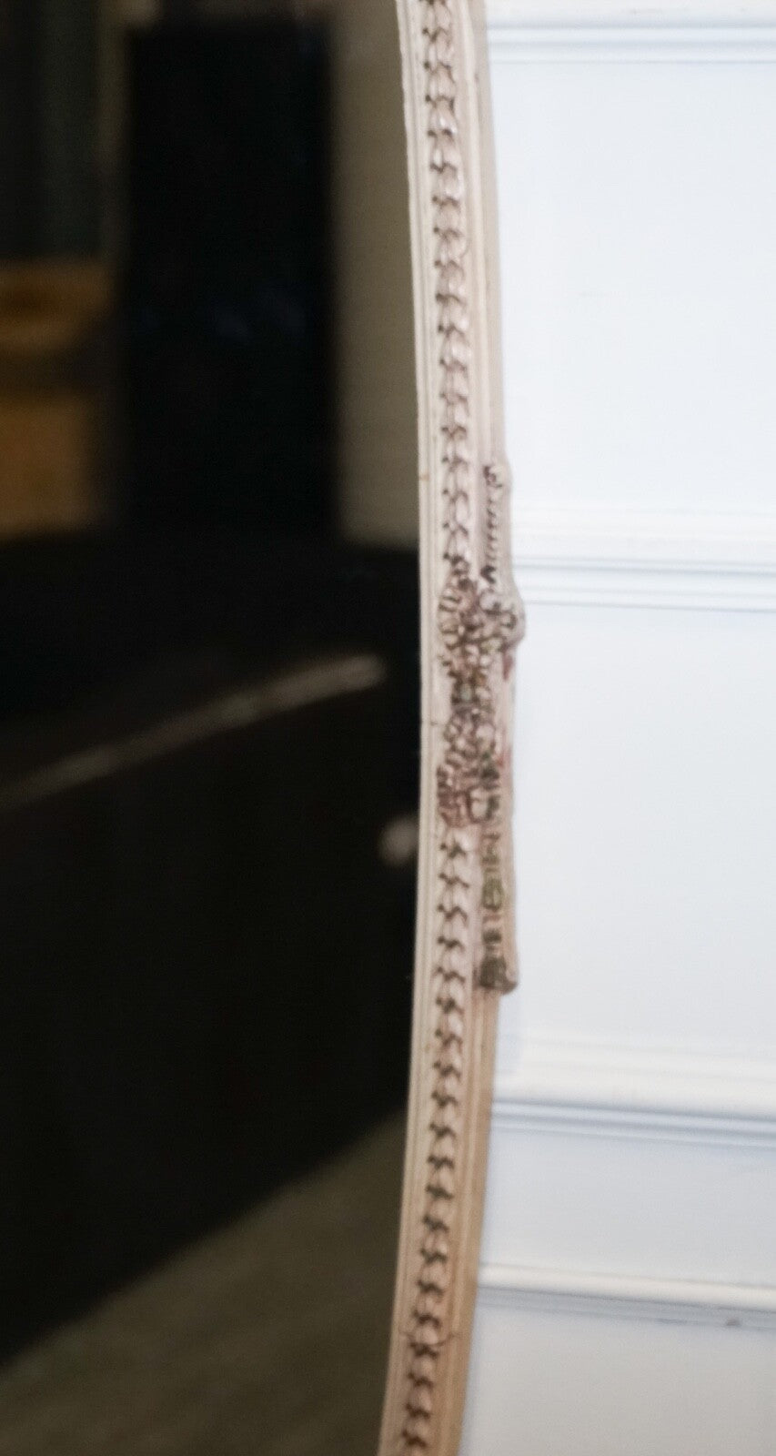 BEAUTIFUL VINTAGE OVAL LONG WALL CARVED FRENCH MiRROR