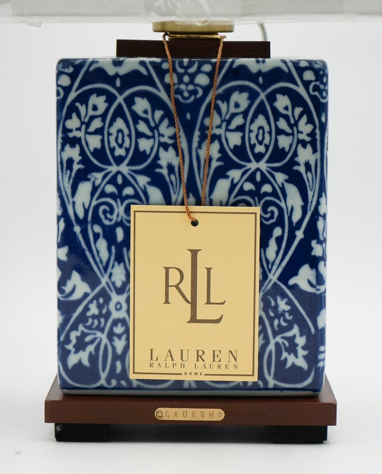 PAIR OF RALPH LAUREN EX DISPLAY BLUE & WHITE CERAMIC TABLE LAMPS  (1/2)