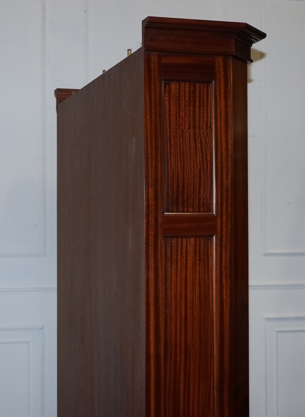 STUNNING LARGE BESPOKE PANELLED HALLWAY CUPBOARD WARDROBE AMOIRE