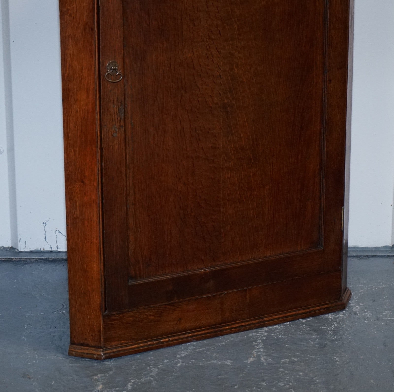 ANTIQUE ENGLISH OAK HANGING CORNER CUPBOARD CABINET