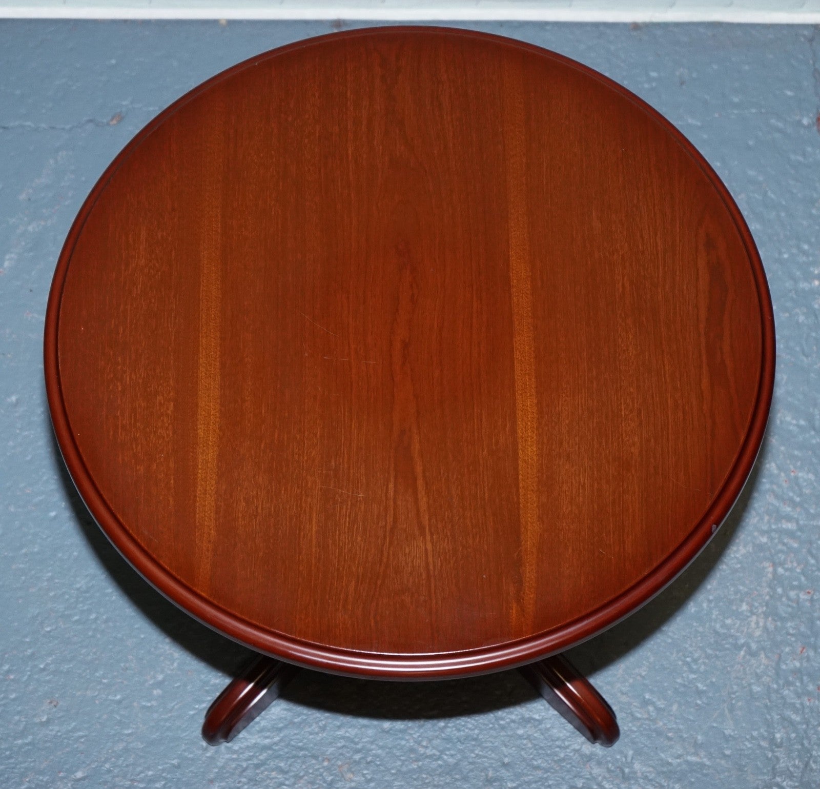 REGENCY STYLE CLASSIC ROUND SiDE TABLE PLANT TABLE