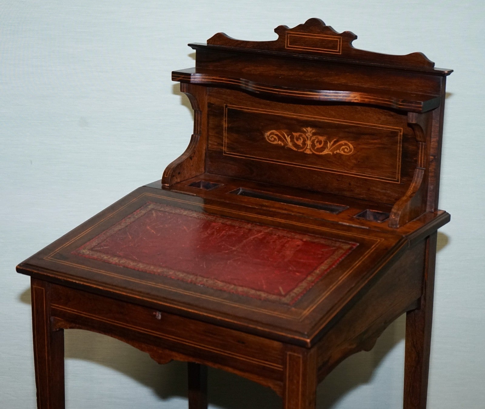 VICTORIAN LADIES WRITING DAVENPORT DESK WITH INLAY & LEATHER WRITING SURFACE
