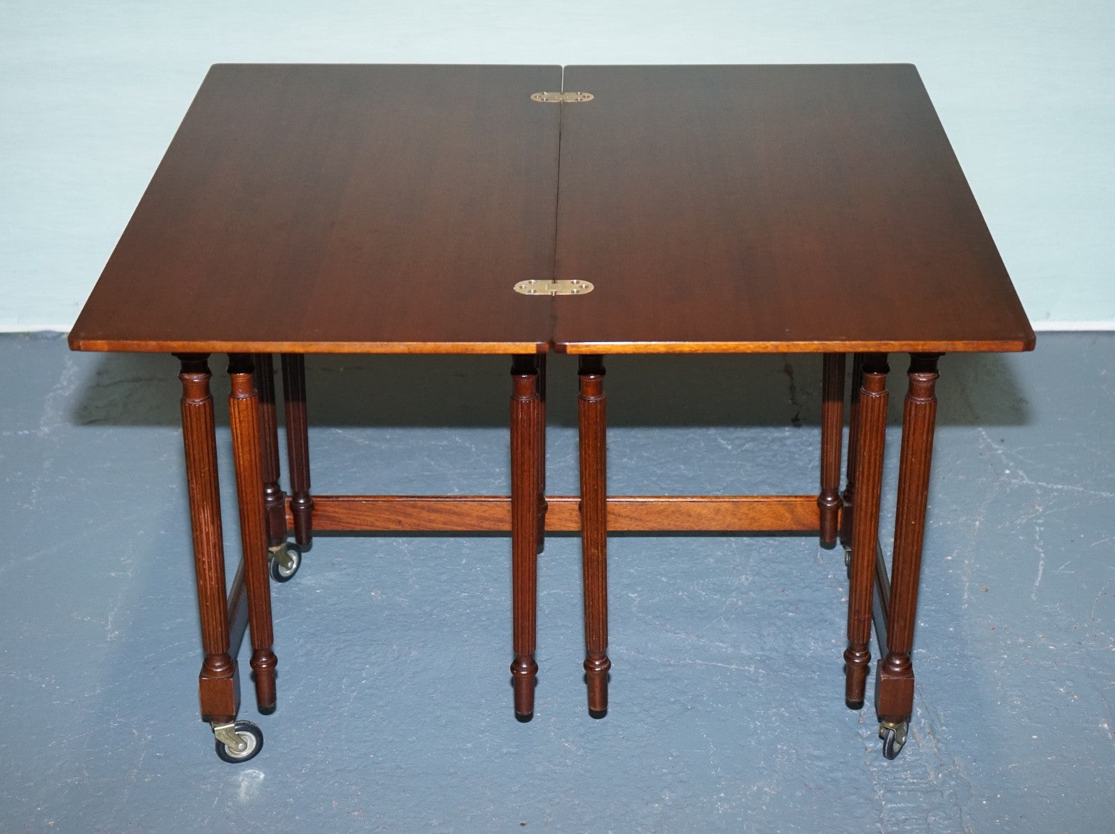 MCINTOSH MID CENTURY NESTiNG EXTENDABLE TABLE SET