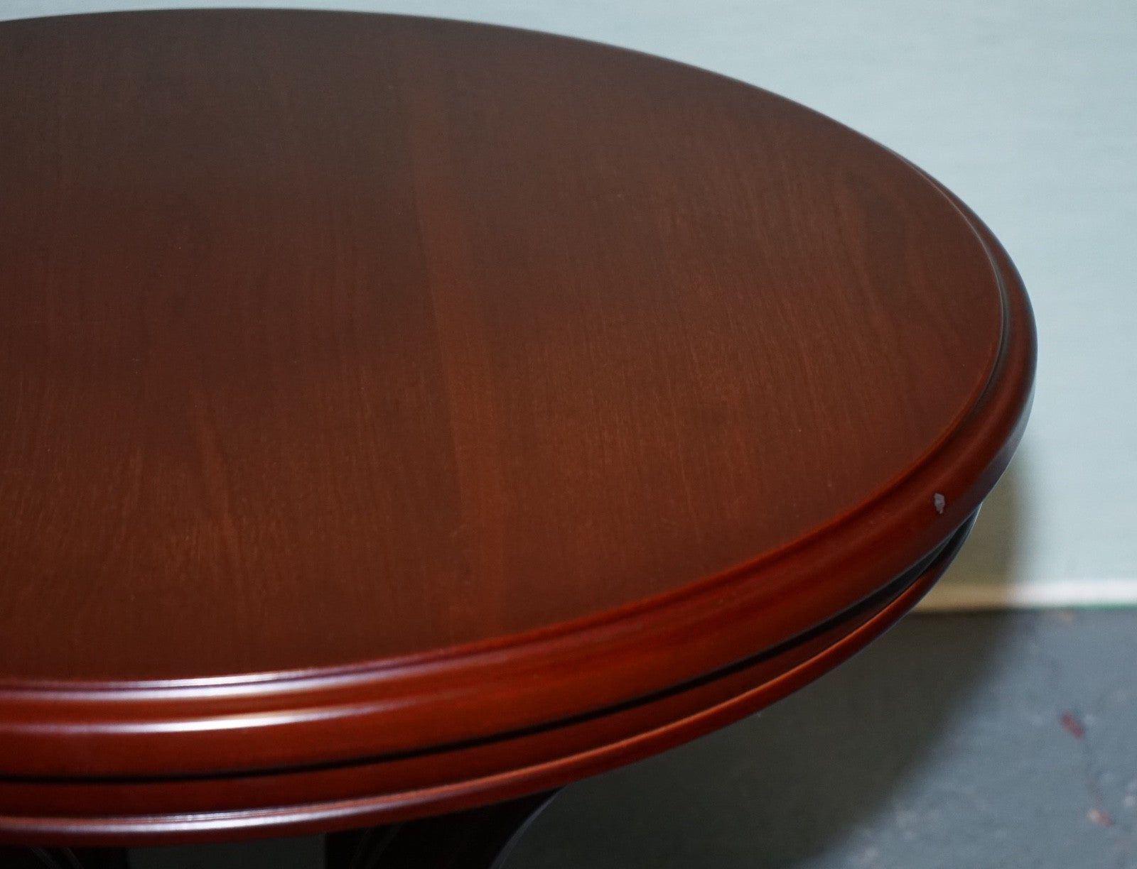 REGENCY STYLE CLASSIC ROUND SiDE TABLE PLANT TABLE