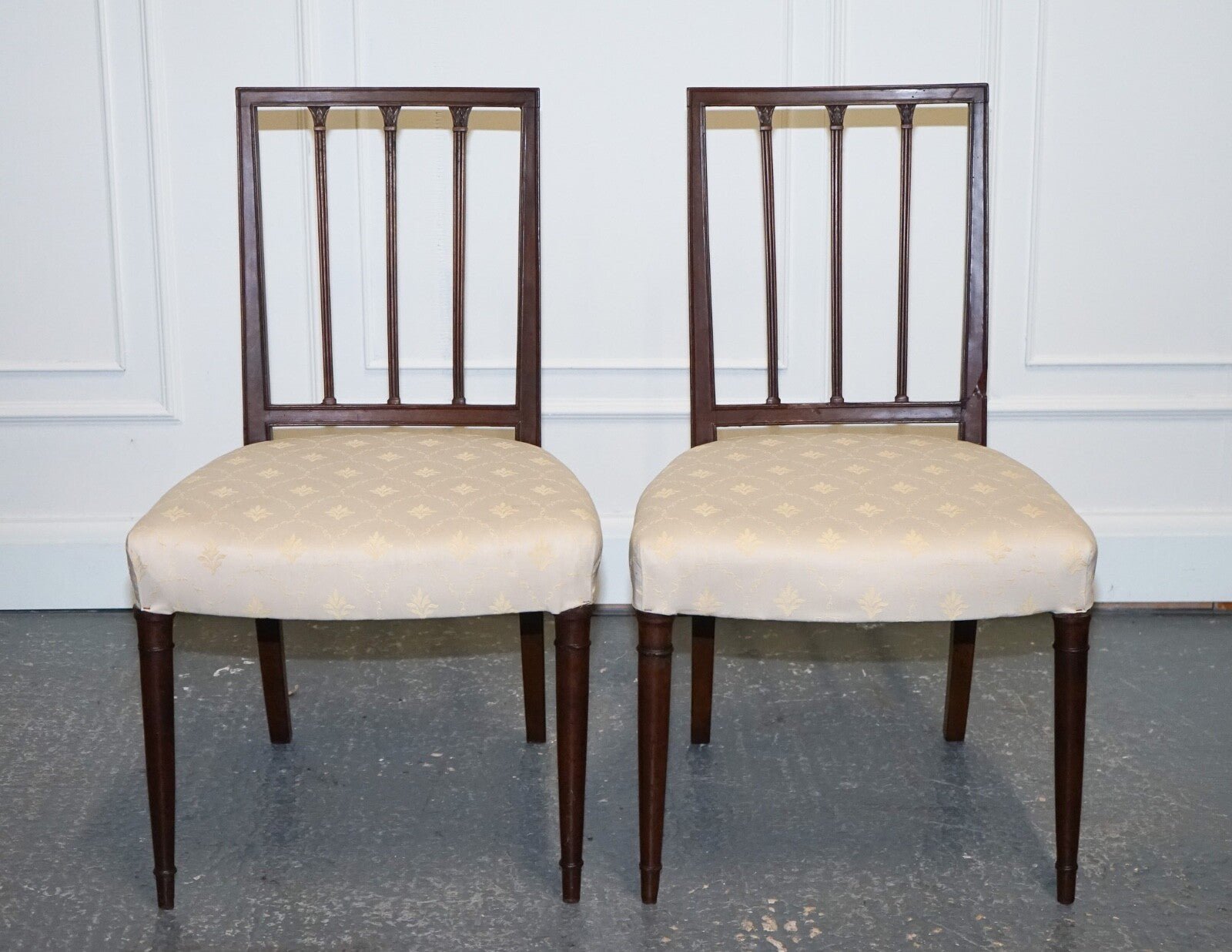 VICTORIAN PAIR OF SIDE CHAIRS WITH CREAM FABRIC SEATS