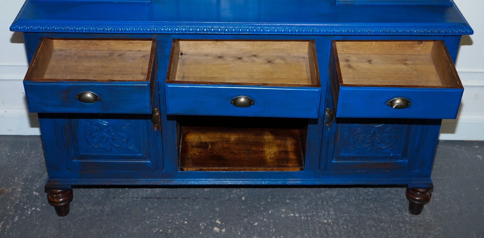 ANTIQUE VICTORIAN VIBRANT BLUE HAND PAINTED KITCHEN CUPBOARD CABINET